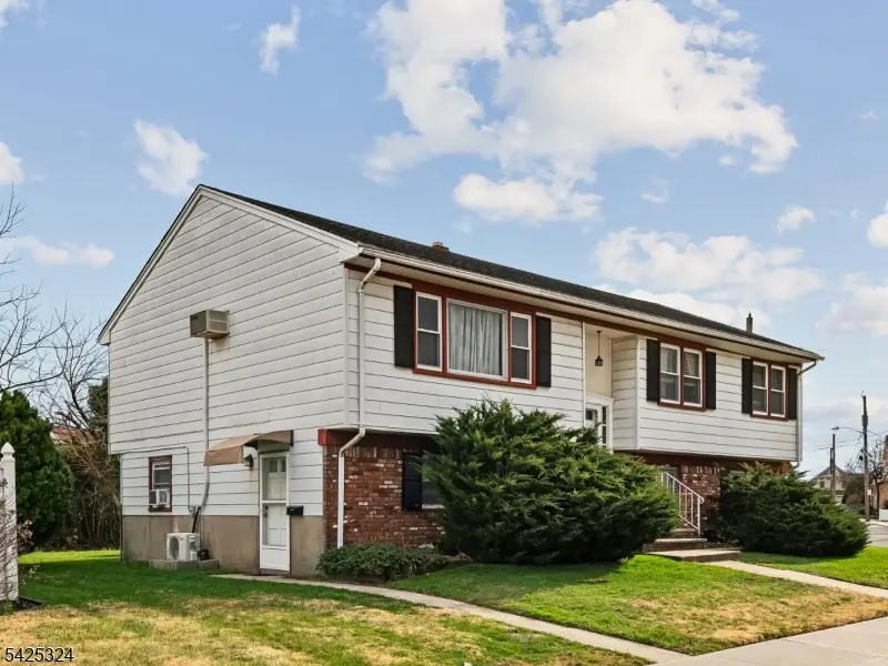 33 Beech St, Little Ferry, NJ 07643 - #1