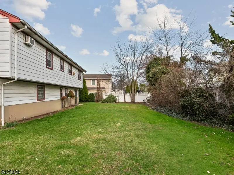 33 Beech St, Little Ferry, NJ 07643 - #3