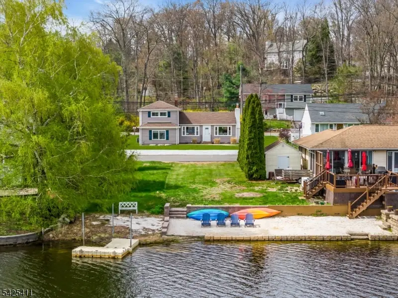 18 W Shawnee Trl, Lake Hopatcong, NJ 07849 - #2