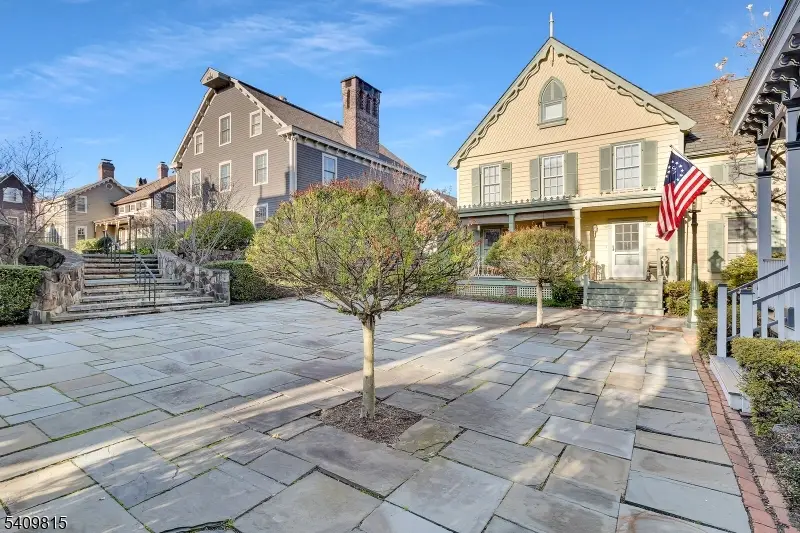 1 Murray Hill Sq #1, New Providence, NJ 07974 - #1