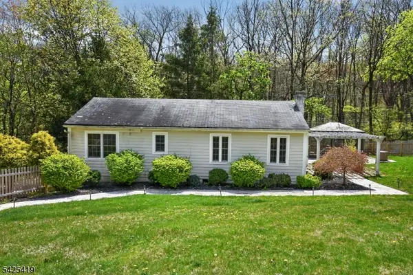 118 Hillside Ter, Lebanon Twp., NJ 07830