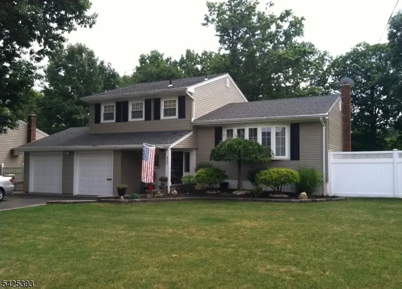 802 Riverbend Dr, Clark, NJ 07066 - #1