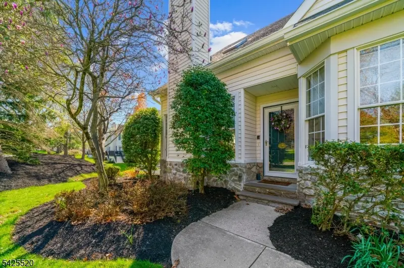 1 Westgate Dr, Clinton, NJ 08801 - #2