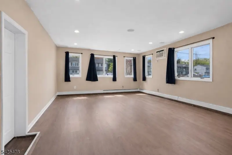 334 Pine St, Pompton Lakes, NJ 07442 - #3