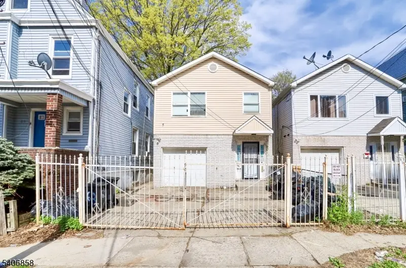 63 Hobson St, Newark, NJ 07112 - #1