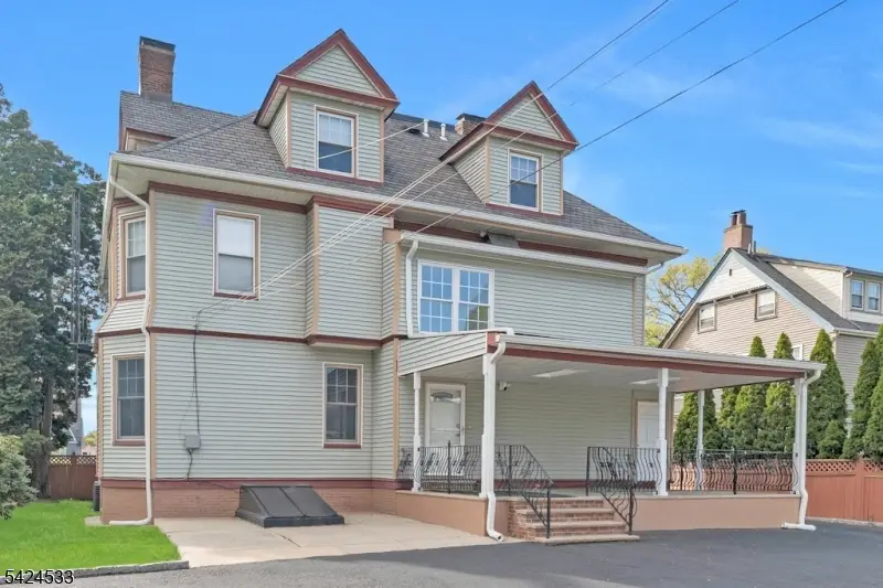 60 Hawthorne Ave, East Orange, NJ 07018 - #3