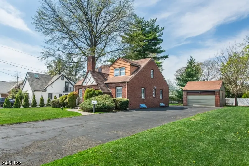 488 Grove St, Clifton, NJ 07013 - #3