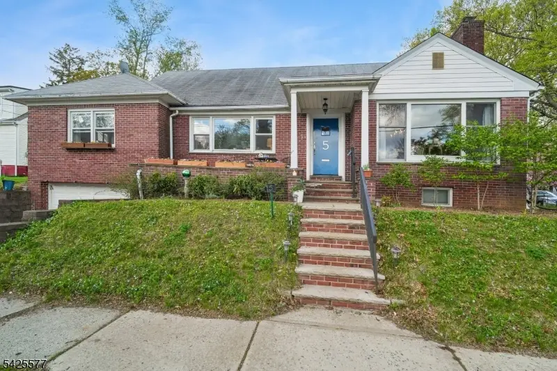 5 Swayze St, Pleasantdale, NJ 07052 - #1