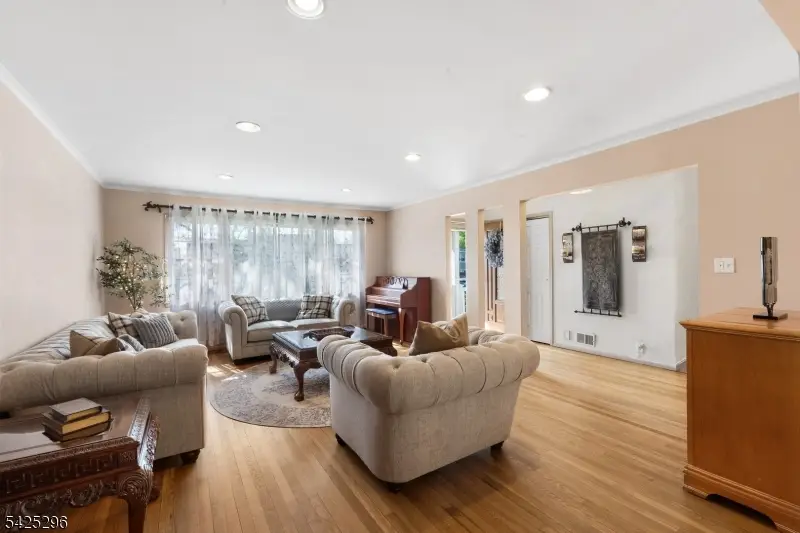 156 Wentz Ave, Springfield, NJ 07081 - #3