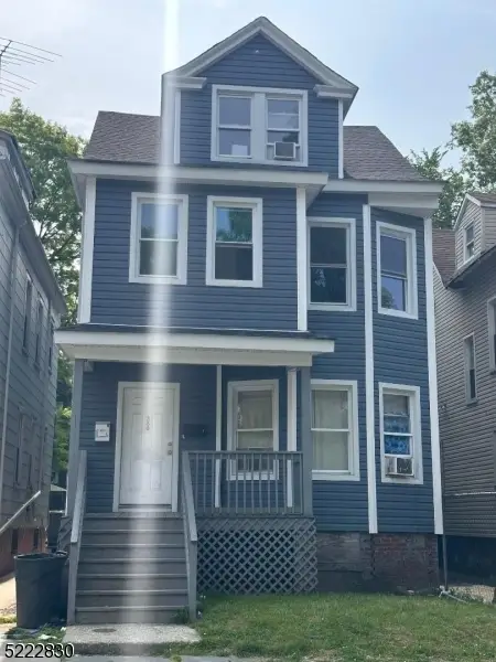 380 Halsted St, East Orange City, NJ 07018