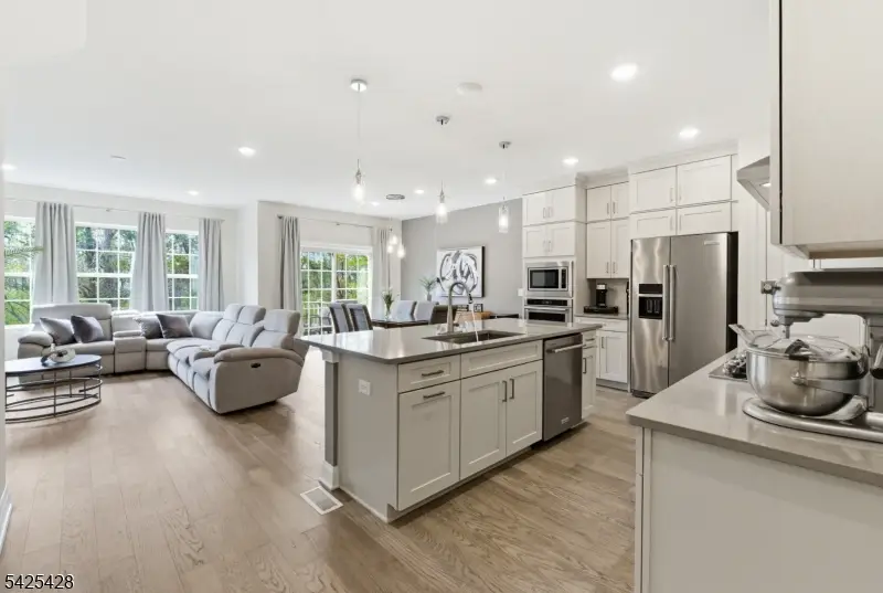 44 Dahlia Dr, Warren, NJ 07059 - #2