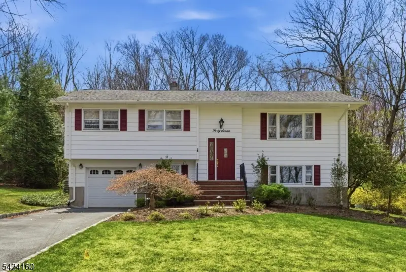 47 Siek Rd, Kinnelon, NJ 07405 - #1