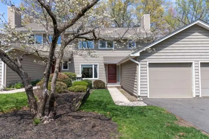 3 Macmillan Ct, Mahwah, NJ 07430 - #1