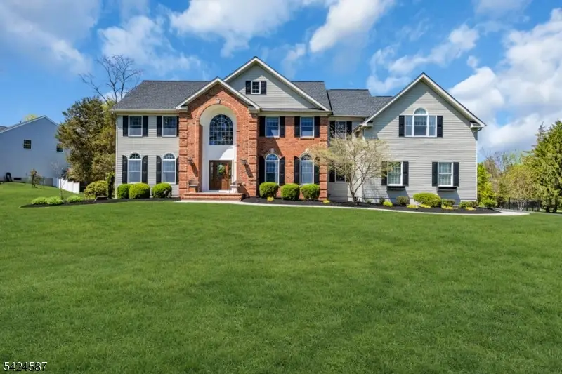 1 Berkshire Ct, Clinton, NJ 08833 - #1