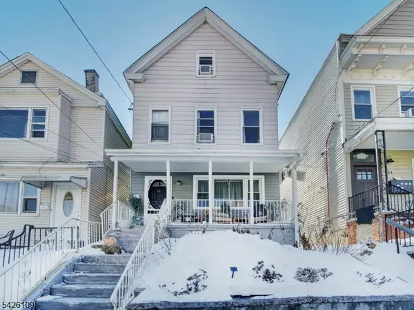26 E 49th St, Bayonne City, NJ 07002