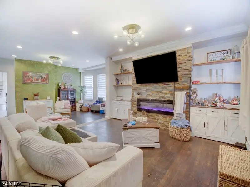 26 E 49th St, Bayonne, NJ 07002 - #2