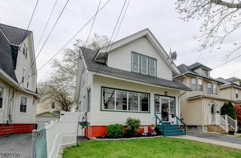 157 Berwyn St, Roselle Park, NJ 07204 - #2