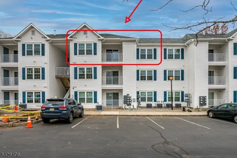 1233 Waterford Dr, Edison, NJ 08817 - #2