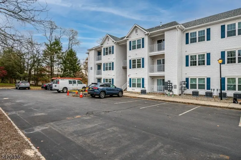 1233 Waterford Dr, Edison, NJ 08817 - #3