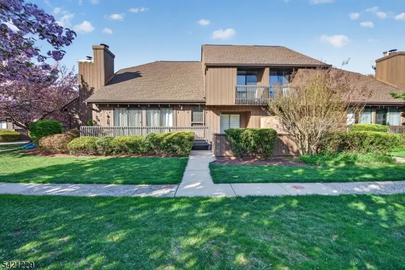 66 Kingsberry Dr #66, Franklin, NJ 08873 - #1