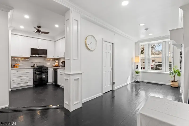 91 Coles St #1, Jersey City, NJ 07302 - #3