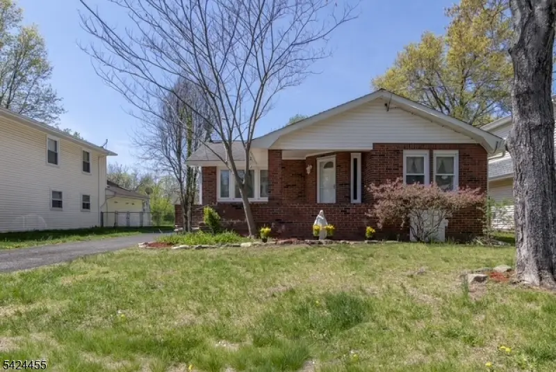 124 Chestnut St, Bradley Gardens, NJ 08807 - #2