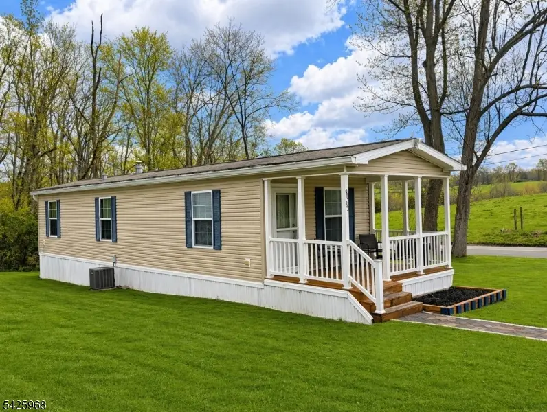 90-35 Honey Run Rd, Hope, NJ 07832 - #1