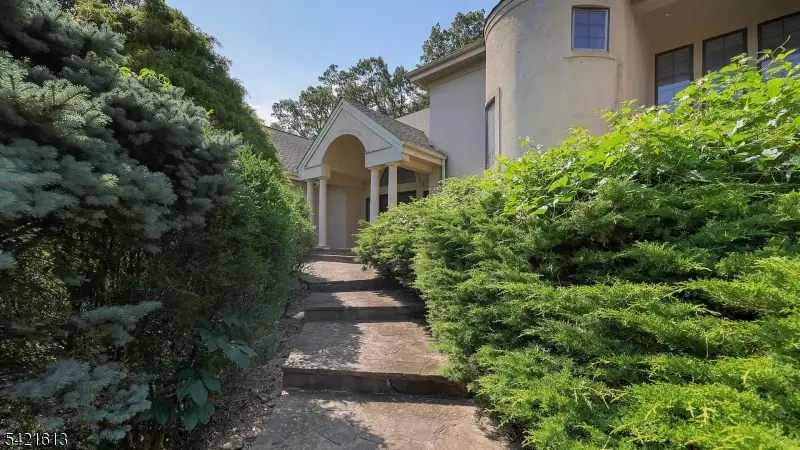 15 Glenview Dr, Warren, NJ 07059 - #3