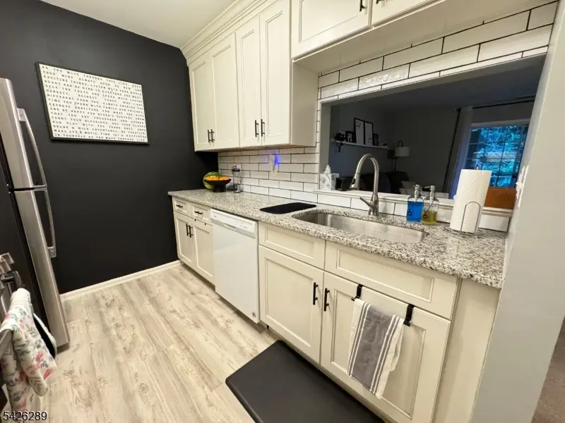 322 Stratford Pl #322, Martinsville, NJ 08805 - #2