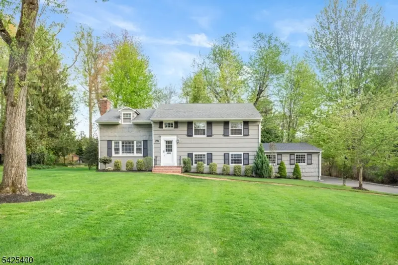 28 Spring Ridge Dr, Berkeley Heights, NJ 07922 - #1