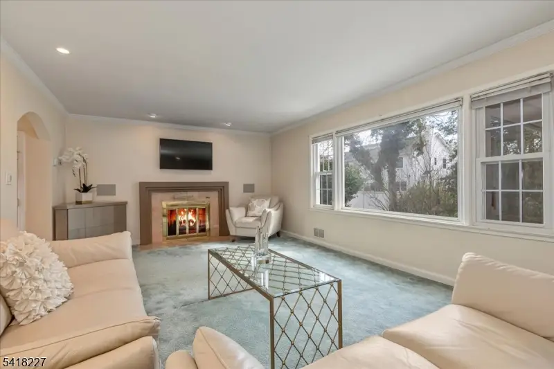 29 Mohawk Trl, Westfield, NJ 07090 - #2