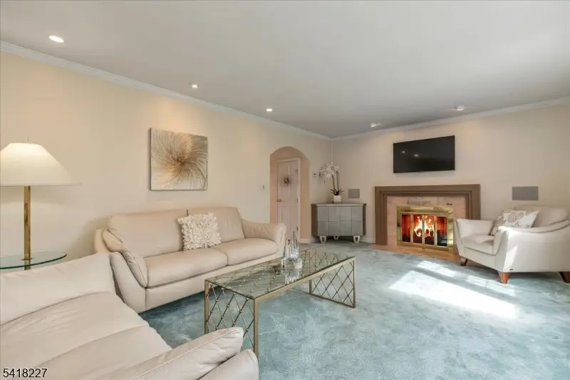 29 Mohawk Trl, Westfield, NJ 07090 - #3