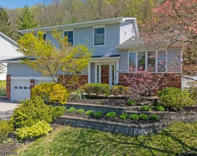 52 Molinari Dr, Wanaque, NJ 07465 - #3