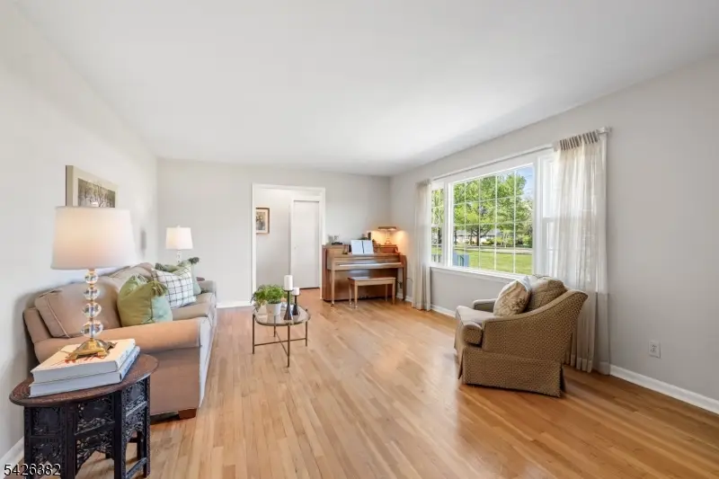 23 Strawberry Ln, Blackwells Mills, NJ 08844 - #2