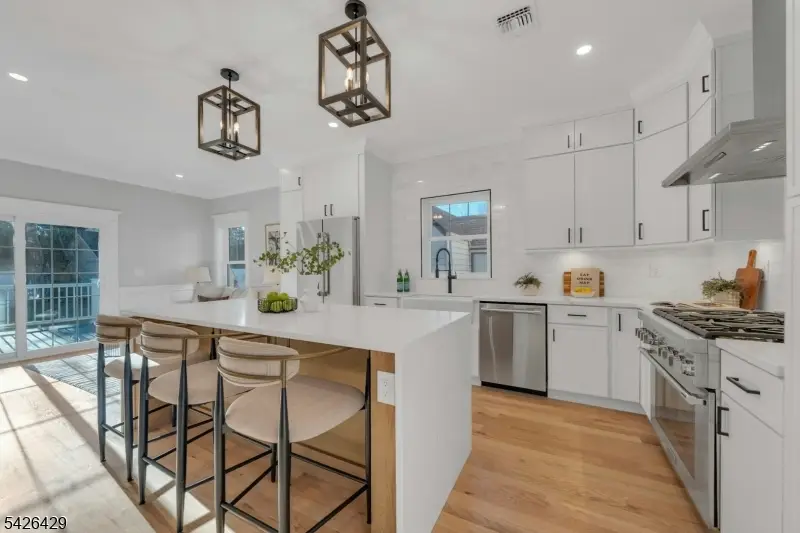 21 Spruce St, Cranford, NJ 07016 - #3