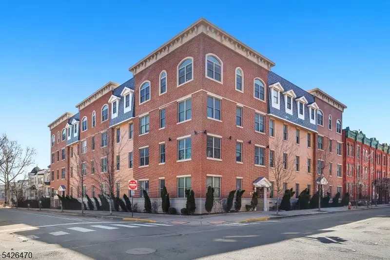 974 Summit Ave #401, Jersey City, NJ 07307 - #1