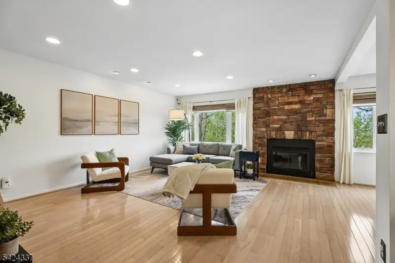 106 Stephanie Dr, North Caldwell, NJ 07006 - #3