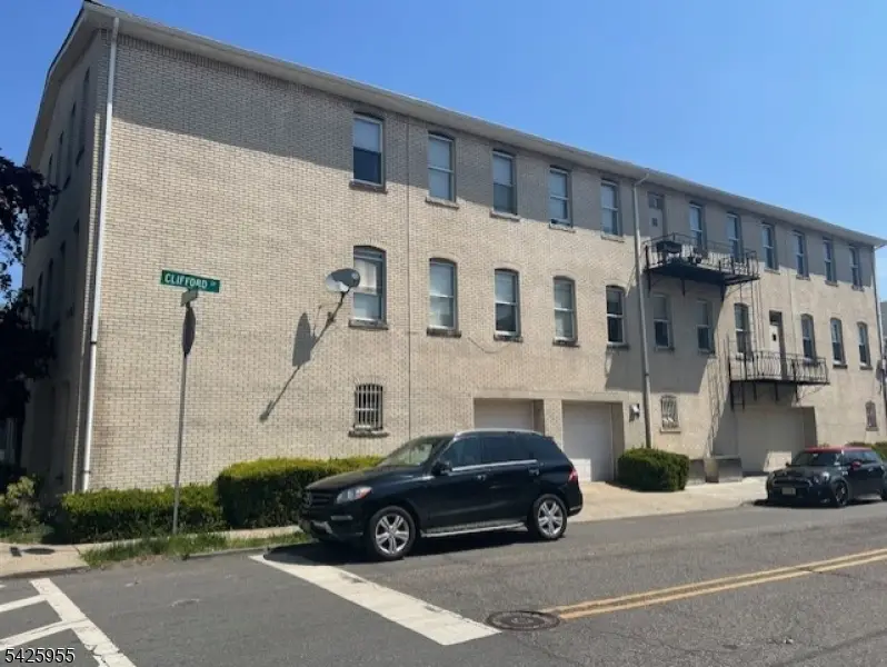 316-324 Jefferson St #2E, Newark, NJ 07105 - #3