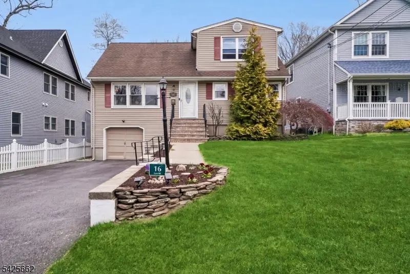 16 Lee Rd, Livingston, NJ 07039 - #1