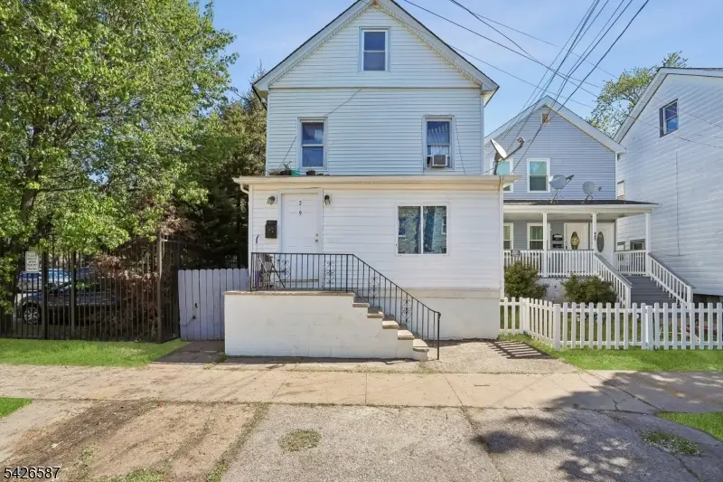 219 Seaman St, New Brunswick, NJ 08901 - #1