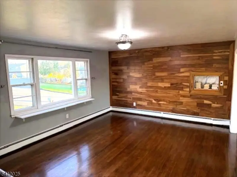 21 Normandy Circle, Hopatcong, NJ 07843 - #3