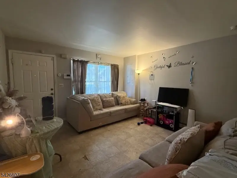 290 Bergen St #2, Newark, NJ 07103 - #3