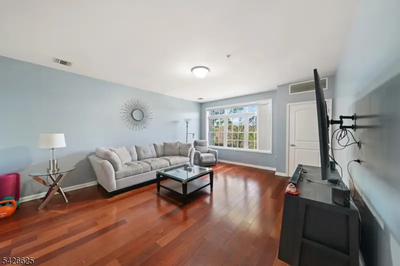 104 E Elizabeth Ave #310, Linden, NJ 07036 - #1