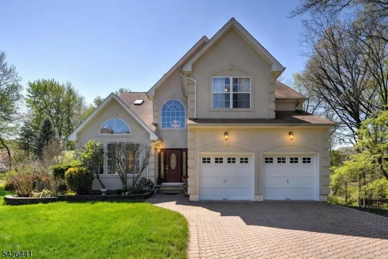 51 Bertran Dr, Bradley Gardens, NJ 08807 - #2