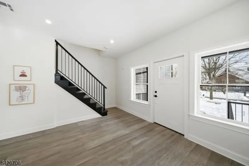 28 Irving St #A, Montclair, NJ 07042 - #2