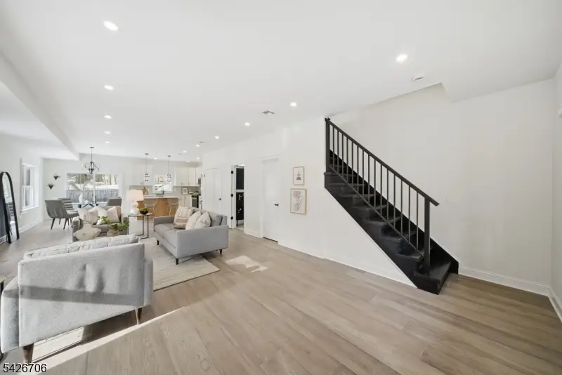 28 Irving St #A, Montclair, NJ 07042 - #3