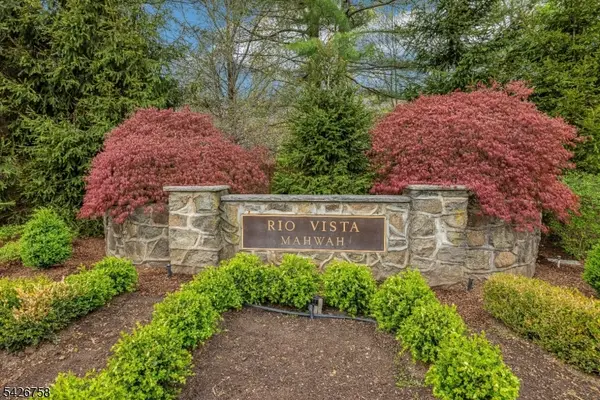 2 Crocker Mansion Dr, Mahwah Twp., NJ 07430