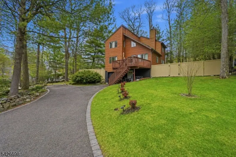 30 Eatontown Rd, Hewitt, NJ 07421 - #1