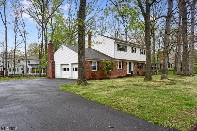 5 Hickory Dr, Morris Plains, NJ 07950 - #1