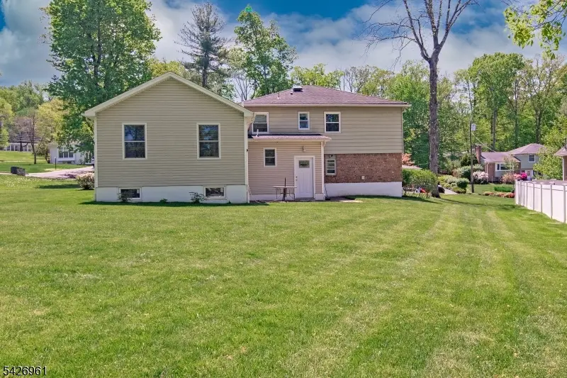 15 Wilson Dr, Berkeley Heights, NJ 07922 - #2